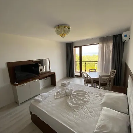 Apartments Pomorie Апартаменти Поморіє