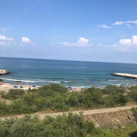 Apartments Pomorie 帕莫瑞