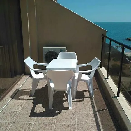 Apartments Pomorie Апартаменты *